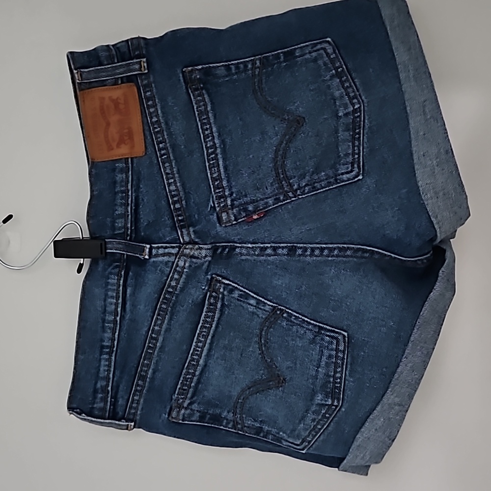 Levi's short - Picture 2 of 3
